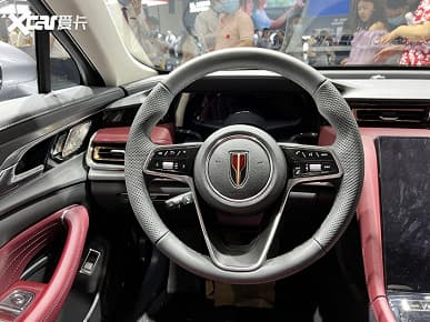 В Китае представлен пятиметровый люксовый седан Hongqi H5 за 25 000 долларов на платформе Mazda 6. Эту модель будут продавать в России