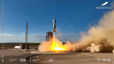 Корабль Blue Origin в пятый раз покатал космических туристов. На этот раз на границе космоса оказались 6 человек, в том числе «первая родившаяся в Мексике женщина»