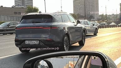 Был Evolute Free, а стал Voyah Free. Пара картинок демонстрирует, как в России «производят» автомобили Evolute