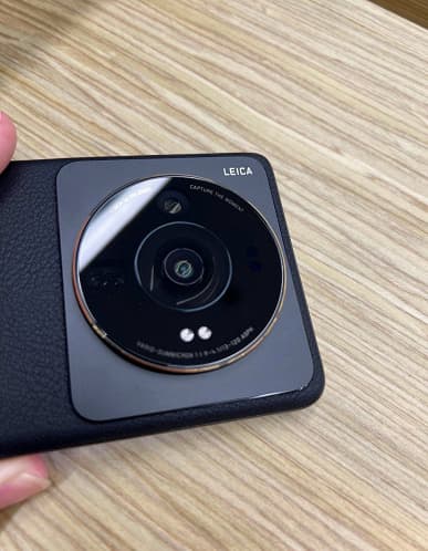 Xiaomi 12S Ultra с огромным выступом камеры показали вживую со всех сторон