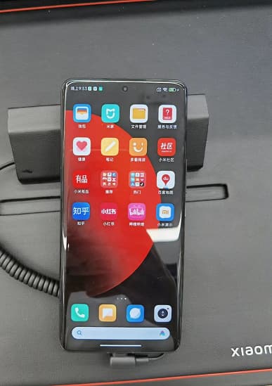 Xiaomi 12S Ultra с огромным выступом камеры показали вживую со всех сторон