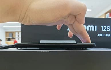 Xiaomi 12S Ultra с огромным выступом камеры показали вживую со всех сторон