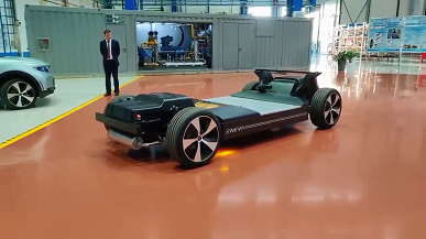 «Алмаз-Антей» показал ходовой образец отечественного электрического кроссовера E-NEVA с запасом хода 1000 км и интересным дизайном