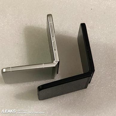 Как настоящий: макеты Samsung Galaxy Z Flip4 показали вживую перед сегодняшним анонсом