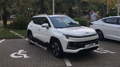 В Сочи показали кроссоверы JAC JS4 и JS6 для России. Первый, возможно, будут собирать в Москве под брендом «Москвич»