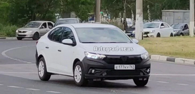 Уникальные версии новых Renault Logan и Sandero для России замечены на заводе «Москвич»