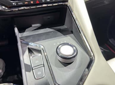 В Китае представлен перспективный «Москвич»? На автосалоне в Чэнду дебютировал 7-местный кроссовер Sehol X8 Plus за 14 500 долларов