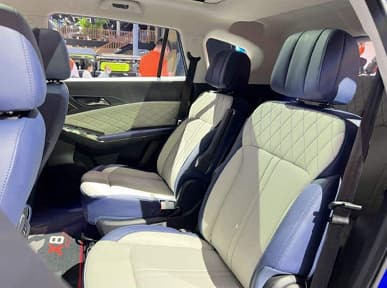 В Китае представлен перспективный «Москвич»? На автосалоне в Чэнду дебютировал 7-местный кроссовер Sehol X8 Plus за 14 500 долларов