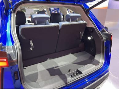 В Китае представлен перспективный «Москвич»? На автосалоне в Чэнду дебютировал 7-местный кроссовер Sehol X8 Plus за 14 500 долларов