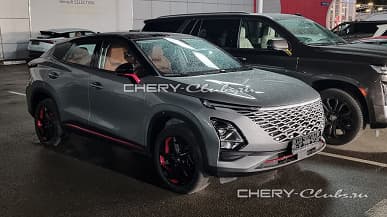 Новвеший кроссоверы Omoda C5 наконец приехали в Россию. Новинки показали на площадке дилера в Москве