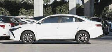 Один из самых доступных полноразмерных электрических седанов, да ещё и с операционной системой Huawei HarmonyOS. За Geely Geometry G6 в Китае просят от 21 200 долларов