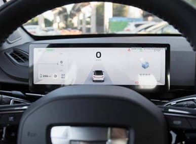 Один из самых доступных полноразмерных электрических седанов, да ещё и с операционной системой Huawei HarmonyOS. За Geely Geometry G6 в Китае просят от 21 200 долларов