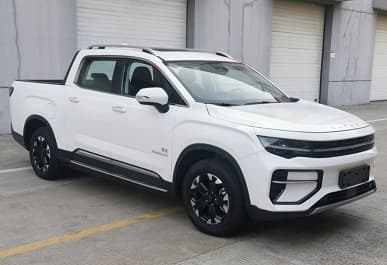 272 л.с., до 610 км на одной зарядке, разгон до 100 км/ч за 6 с, пара экранов в салоне и большая панорамная крыша. В Китае стартовало производство нового электромобиля Geely