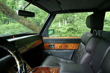 За последний новый ЗИЛ-41052 просят 18 миллионов рублей. На таком ездили Горбачев и Ельцин