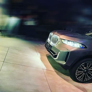 Серийный BMW X5 2023 засветился на фото