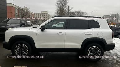 Полный привод, блокировка заднего дифференциала и внедорожный антураж. Кроссовер Haval Dargo X вживую засняли в Москве