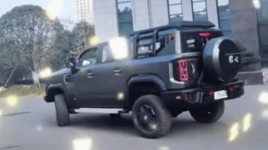 Гораздо круче Toyota Sequoia. Огромный внедорожник Dongfeng Warrior M20 заметили на дорогах Китая, он может получит дизельный двигатель объемом 6,7 л