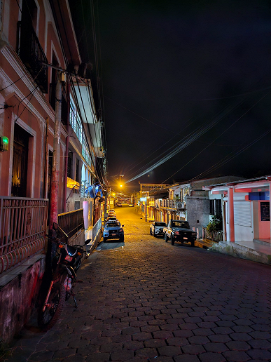 Возможности камеры стандартного Samsung Galaxy S23 показали вживую