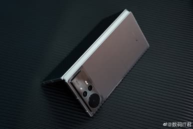 Новый Xiaomi Mix Fold 2, часы, наушники и специальный чехол. Комплект подарочного издания показали на живых фото