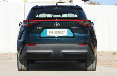 Полный привод, 218 л.с. и габариты как у Toyota RAV4. В России уже можно заказать новейший кроссовер Toyota bZ4X