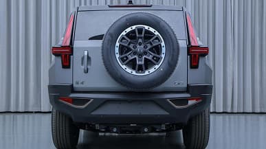 1088 л.с., более 3 тонн и запас хода более 500 км. Брутальный внедорожник Dongfeng Mengshi M-Hero 917 во всех деталях