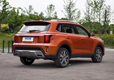 Смесь Kia Sorento и Seltos. Крупный дилер привез в Россию партию необычных кроссоверов Kia Sportage R в максимальной комплектации – цена уже объявлена