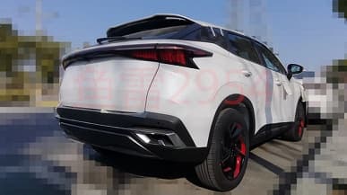 Это электрическая версия Omoda 5, которая должна выйти в России. Появились живые фото новинки