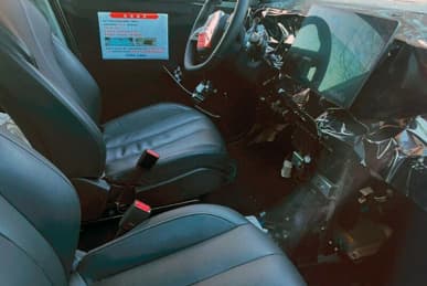 Это новый огромный внедорожник Huawei: появились живые фото Aito M9