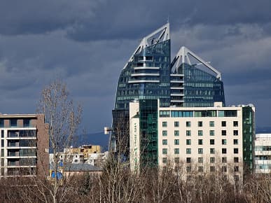 Сравнение камер Samsung Galaxy S23 Ultra против Galaxy S22 Ultra показывает, что новинка лучше, но разницу порой нужно искать