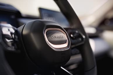 Первый кроссовер Geely с интерфейсом Meizu Flyme Auto, акустикой Harman Kardon и 92-дюймовым проекционным экраном. Представлен Lynk & Co 08