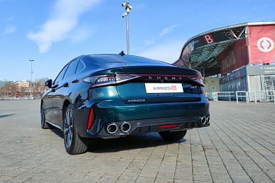 В Москве представили седан Chery Arrizo 8, который заменит в России Toyota Camry. Он поступит в продажу до конца лета и получит турбомотор