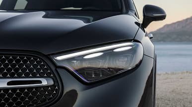 Теперь только гибриды, но до 750 Нм крутящего момента, акустика Burmester и подруливающая задняя ось. Представлен купеобразный кроссовер Mercedes-Benz GLC Coupe 2024