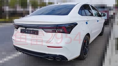 Перспективный седан Omoda GT для России показали на живых фото. Что это за модель?