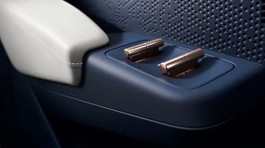 У кроссовера Geely с динамикой спорткара будет своя «фишечка» в салоне – Zeekr X получит передвижной экран