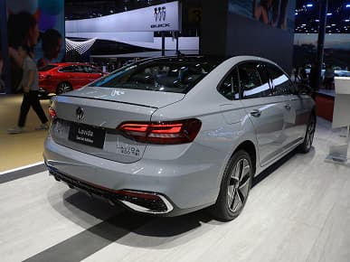 Активно ввозимый в Россию по параллельному импорту седан Volkswagen Lavida обновился в Китае – он получил 160-сильный турбомотор