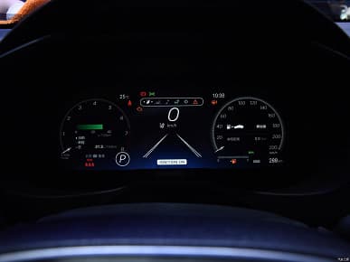 306 л.с., полный привод и двухцветный кузов. Представлен обновленный кроссовер Toyota RAV4 Rongfang