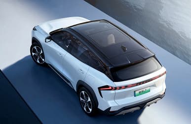 Новейший кроссовер Geely Galaxy L7, способный проехать 1370 км на баке бензина, стал хитом в Китае: покупатели оформили свыше 10 тыс. заказов вслепую