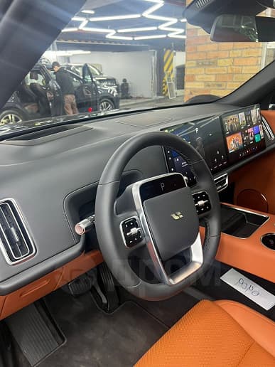 Лучший китайский автомобиль 2022 года существенно подорожал в России. Дилеры объявили цены 449-сильный на кроссовер Li Auto L9 2023