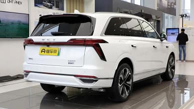 Аналог BMW X7 и Mercedes-Benz GLS, только гораздо дешевле. Дилеры в России начали принимать заказы на 517-сильный полноприводный кроссовер Wey Lanshan