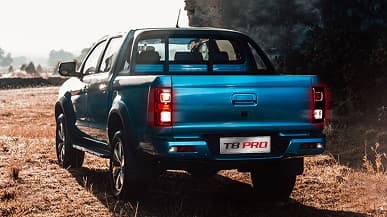 В России начали продавать пикапы JAC T8 Pro. Турбодвигатель Mitsubishi мощностью 211 л.с., полный привод и вертикальный «планшет» в салоне — а что же цена?