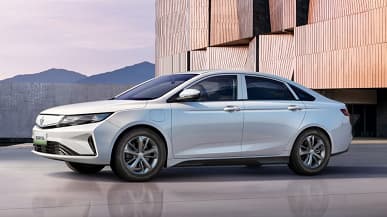 В России наконец-то появится по-настоящему доступный зарубежный кроссовер? Продажи Livan X3 Pro стартуют уже в мае