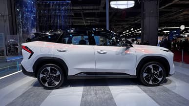 Как Geely Monjaro, только современнее и мощнее – представлен 390-сильный кроссовер Geely Galaxy L7