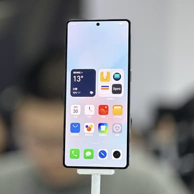 У «безрамочного» Meizu 20 Infinity Unbounded Edition обнаружилась рамка шириной 2,48 мм. Реальные фото смартфона сильно отличаются от рекламных