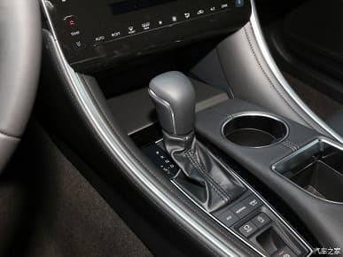 Обновленный седан Toyota Avalon 2023 засветился у дилеров в Китае. Скоро старт продаж