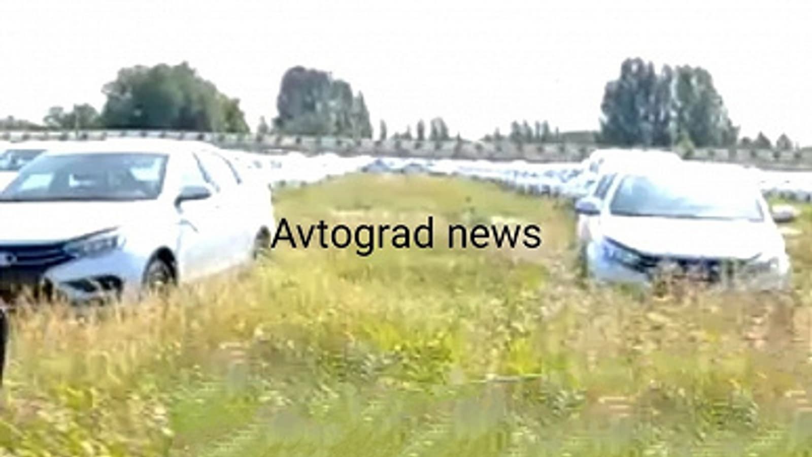 «Борьба за Весту продолжается». Lada Vesta сходит с конвейера без передних сидений, дверных ручек, задних стекол и разных других комплектующих