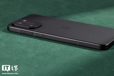 Первый в мире смартфон на Snapdragon 8 Gen 5, а также экран 165 Гц, аккумулятор ёмкостью более 8000 мАч, 100 Вт, защита IP68. OnePlus Ace 6T уже можно заказать в Китае