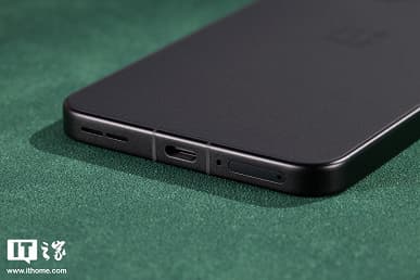 Первый в мире смартфон на Snapdragon 8 Gen 5, а также экран 165 Гц, аккумулятор ёмкостью более 8000 мАч, 100 Вт, защита IP68. OnePlus Ace 6T уже можно заказать в Китае