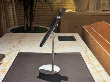 Первый в индустрии смартфон с камерой на подвесе. Предварительный показ Honor Robot Phone