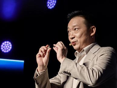Honor представила прототип Robot Phone — смартфона с камерой на 4-осевом подвесе. Известно, что камера 200-мегапиксельная