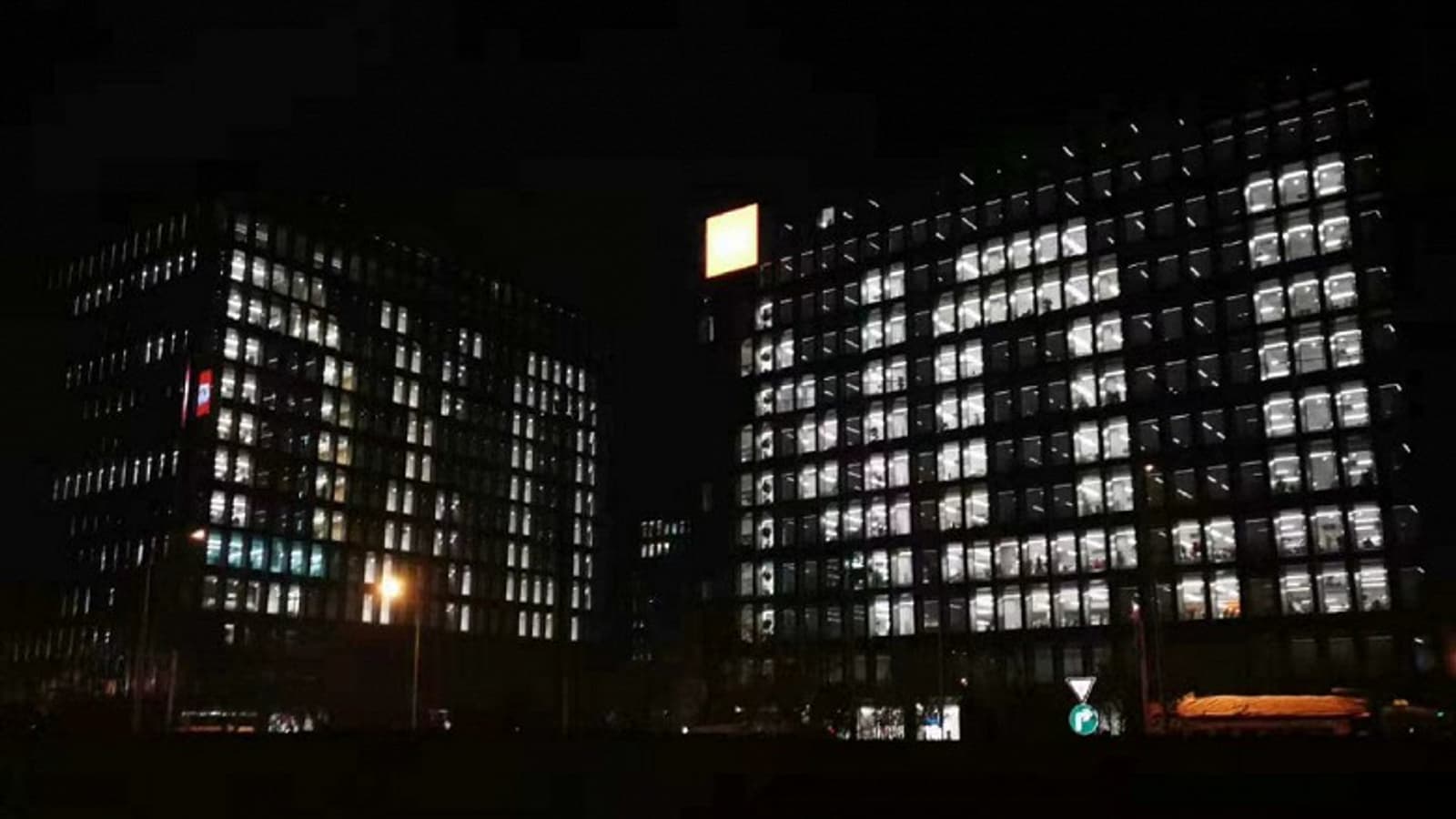 Штаб-квартира Xiaomi креативно отметила первое место Xiaomi Mi СС9 Pro в рейтинге DxOMark